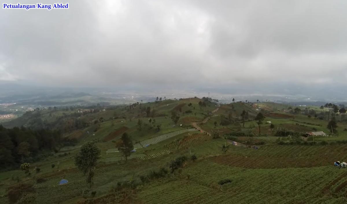 Biaya berkemah