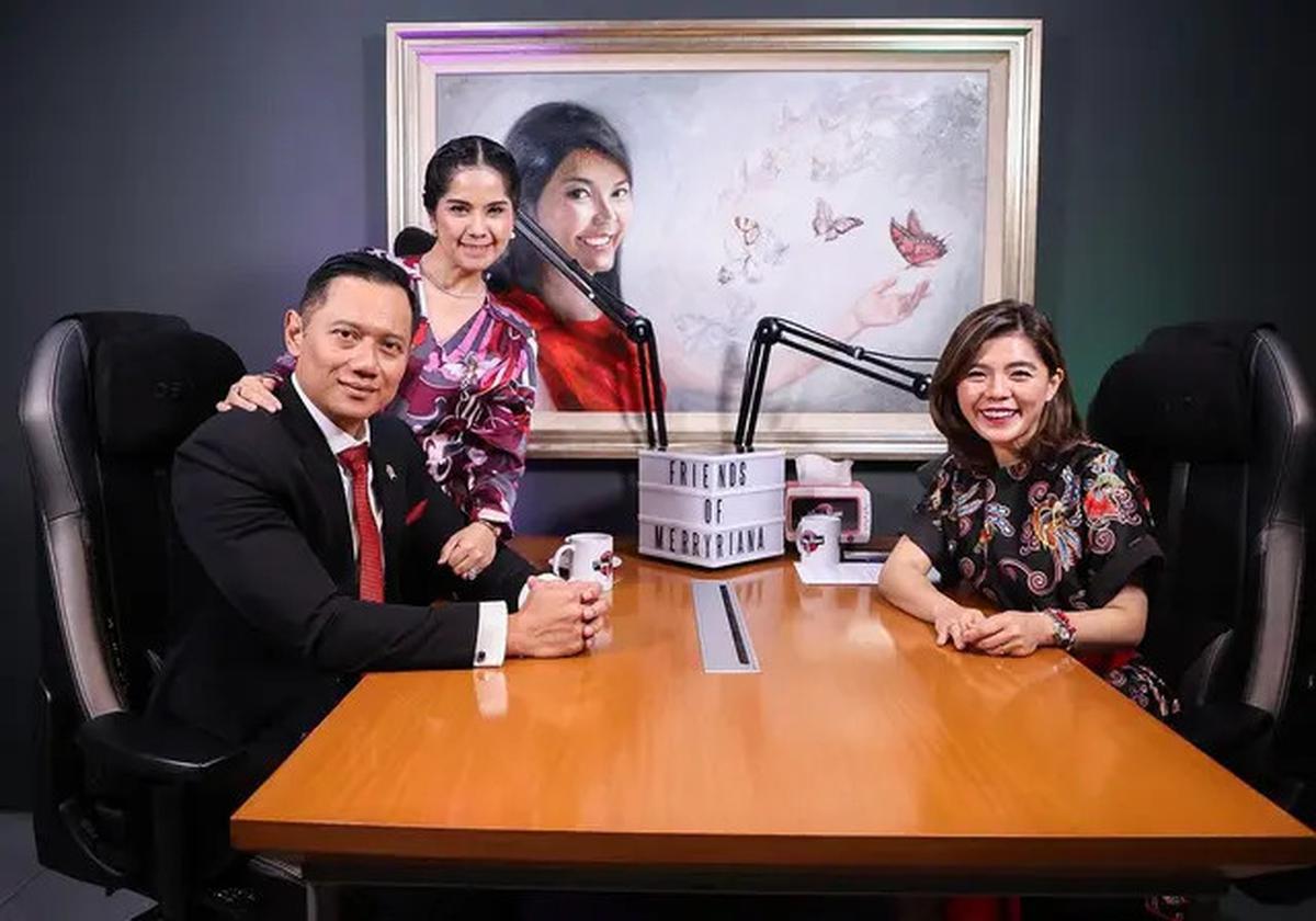 4 Potret Annisa Pohan Elegan Pakai Tas Rp 60 Juta saat Temani AHY Podcast Bareng Merry Riana