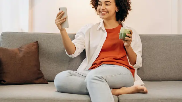 Beristirahat dari Layar Smartphone Membantu Pikiran Rileks