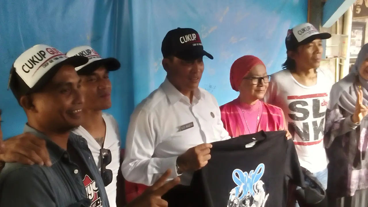 Karena Sebuah SMS, Buwas Sambangi Markas Slank