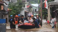 Di wilayah ini, banjir luapan Kali Ciliwung Jakarta mencapai ketinggian dua meter. (merdeka.com/Arie Basuki)