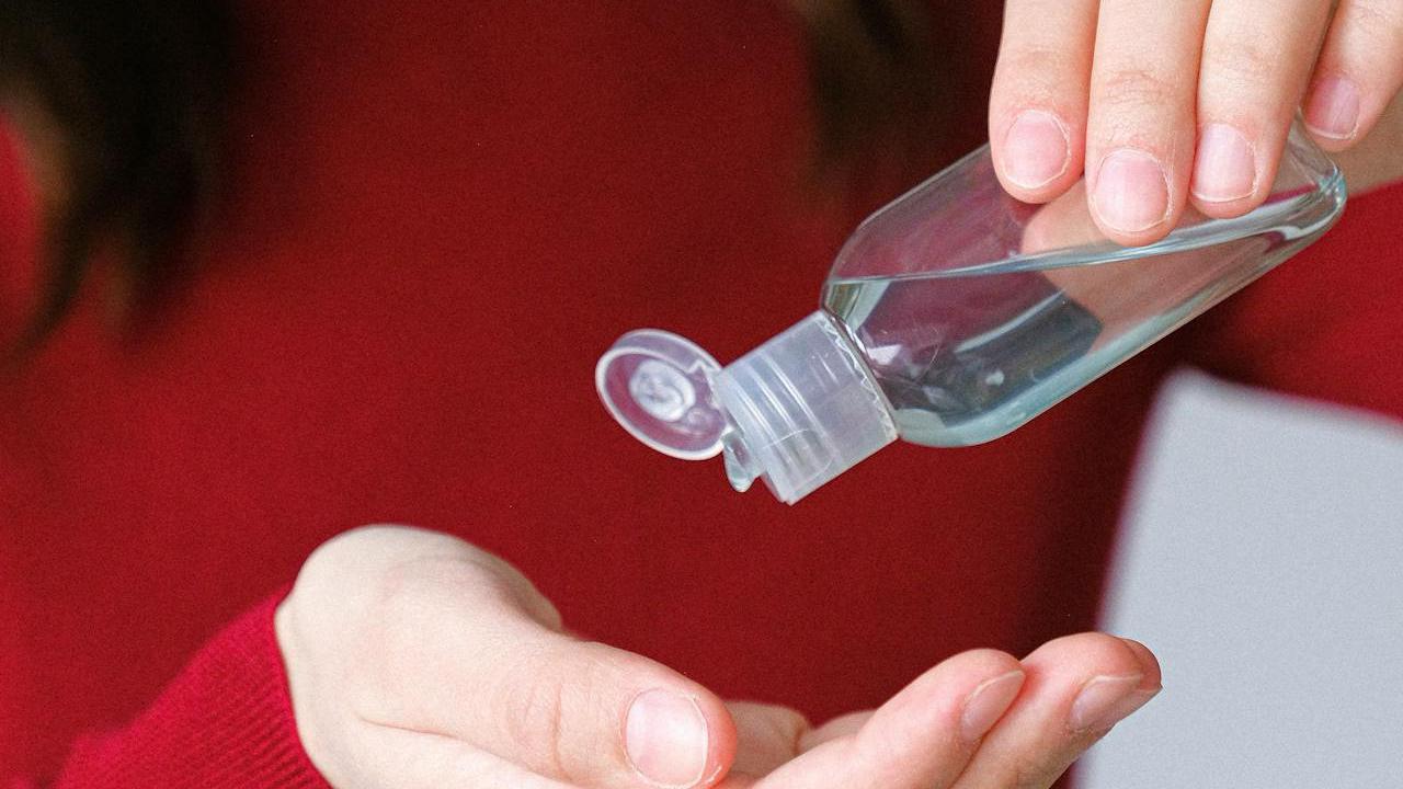 Benarkah Hand Sanitizer Tak Mampu Bunuh Semua Jenis Kuman?