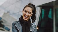 Ilustrasi perempuan bahagia. (c) wiesehofer/Unsplash.com