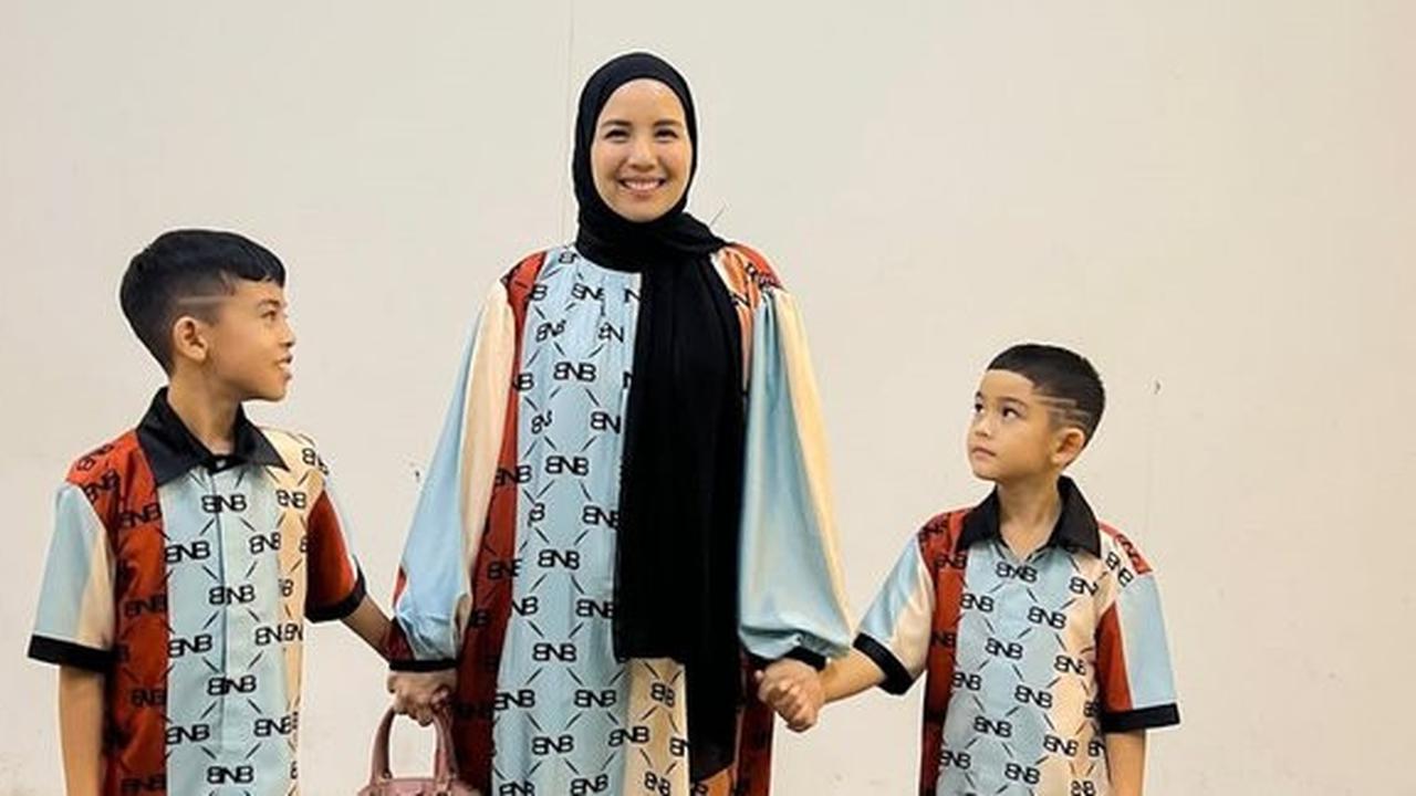 Intip Persiapan Tya Airestya Siapkan Segala Kebutuhan Anak-Anak Sebelum Berangkat Haji