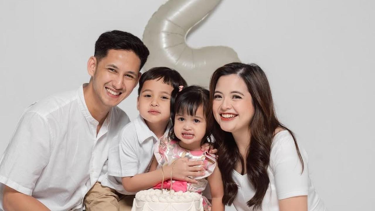 Pemotretan Terbaru Tasya Kamila dan Keluarga Rayakan Ultah ke-2 Sang Putri, Dipuji Keluarga Cemara