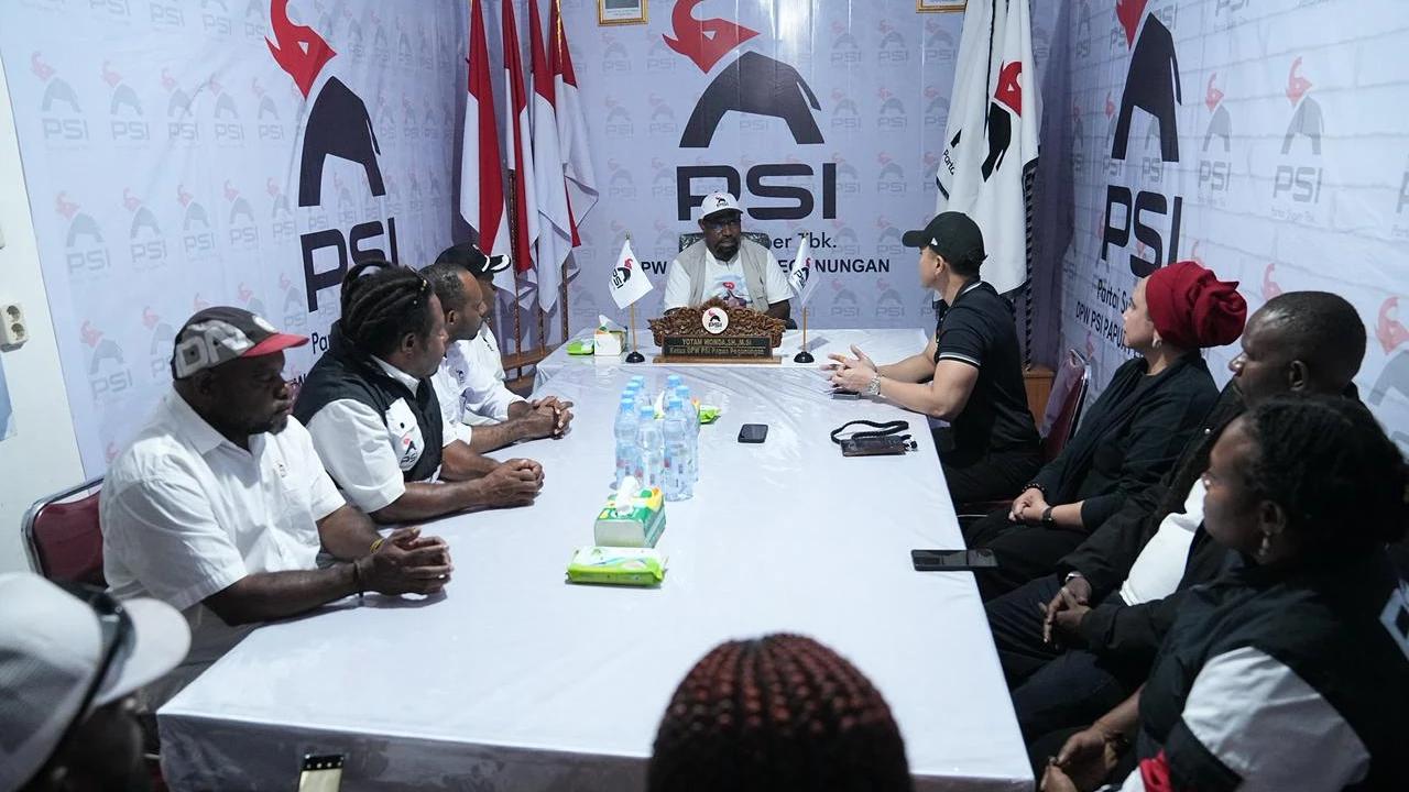 Momen Kaesang Kunjungi Kantor Baru PSI di Papua Pegunungan