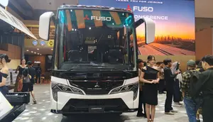 Mitsubishi Fuso Pamerkan Canter Extra Long Bus di GIIAS 2026