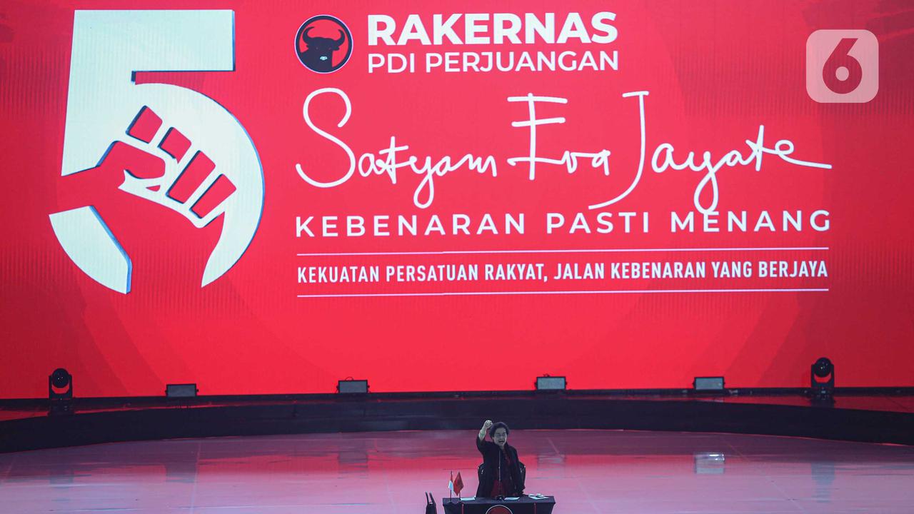 Nyalakan Obor Api Abadi, Megawati Soekarnoputri Buka Rakernas V PDIP