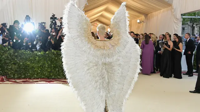 Bak Malaikat, Katy Perry Kenakan Sayap di Met Gala 2018