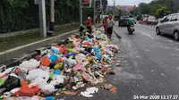 Viral Ulah Pengemudi Truk DLH Bikin Sampah Berserakan di Jalan Kota Semarang
