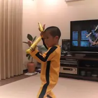 Kamu bakalan minder sepenuh hati setelah lihat video Bruce Lee KW Super berikut ini.