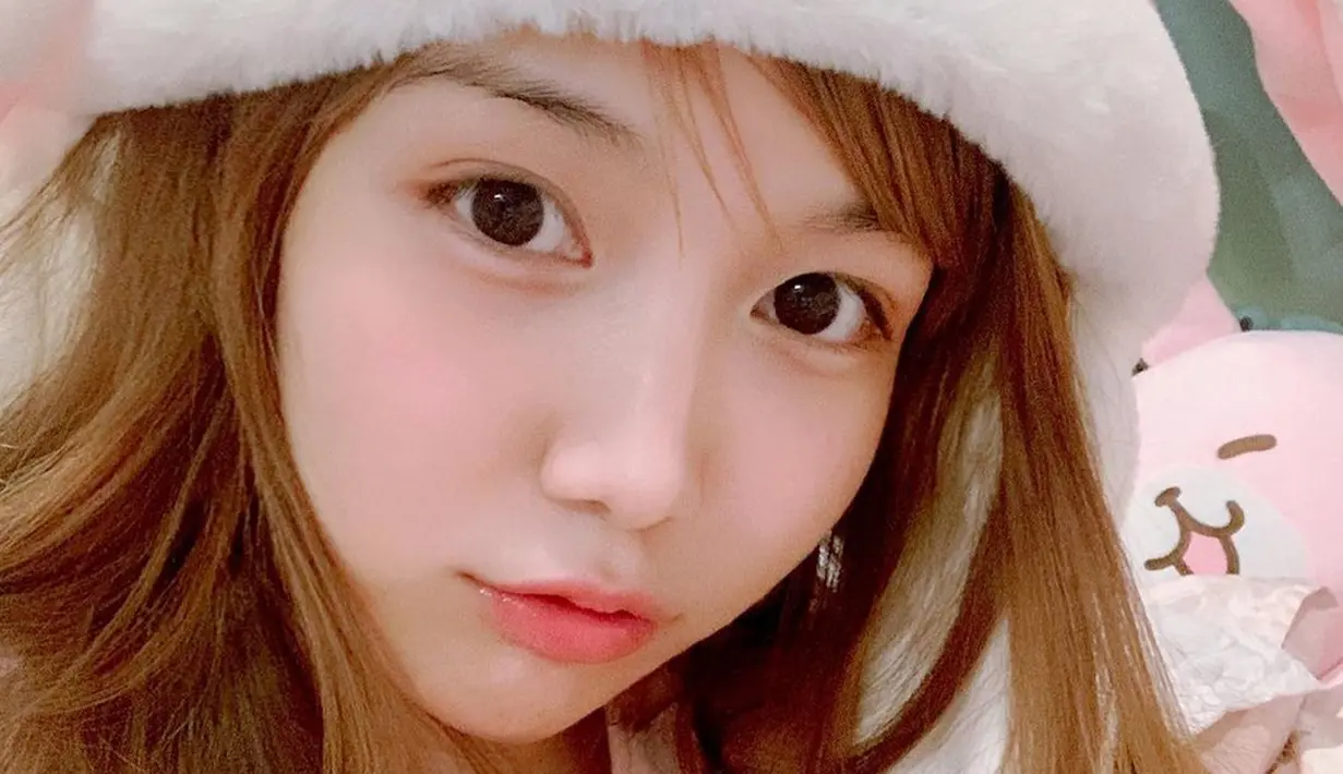 Influencer Thailand Arisara Karbdecho meninggal dunia pada Senin, 6 Juni 2022. Perempuan berusia 27 tahun itu sebelumnya koma setelah pingsan akibat tersedak saat makan daging babi tusuk dengan ketan. (Instagram/alicebambam)