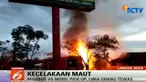 Kecelakaan terjadi saat minibus dari Kuta Cane, Aceh Tenggara dengan tujuan Banda Aceh berusaha mendahului truk tronton. 