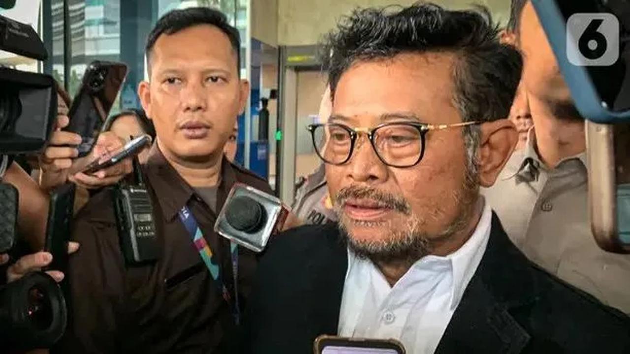 Syahrul Yasin diketahui datang ke Gedung NasDem Tower malam tadi. Dia menemui Ketua Umum Partai NasDem, Surya Paloh selepasa tiba dari Bandara Soekarno-Hatta.<br>
