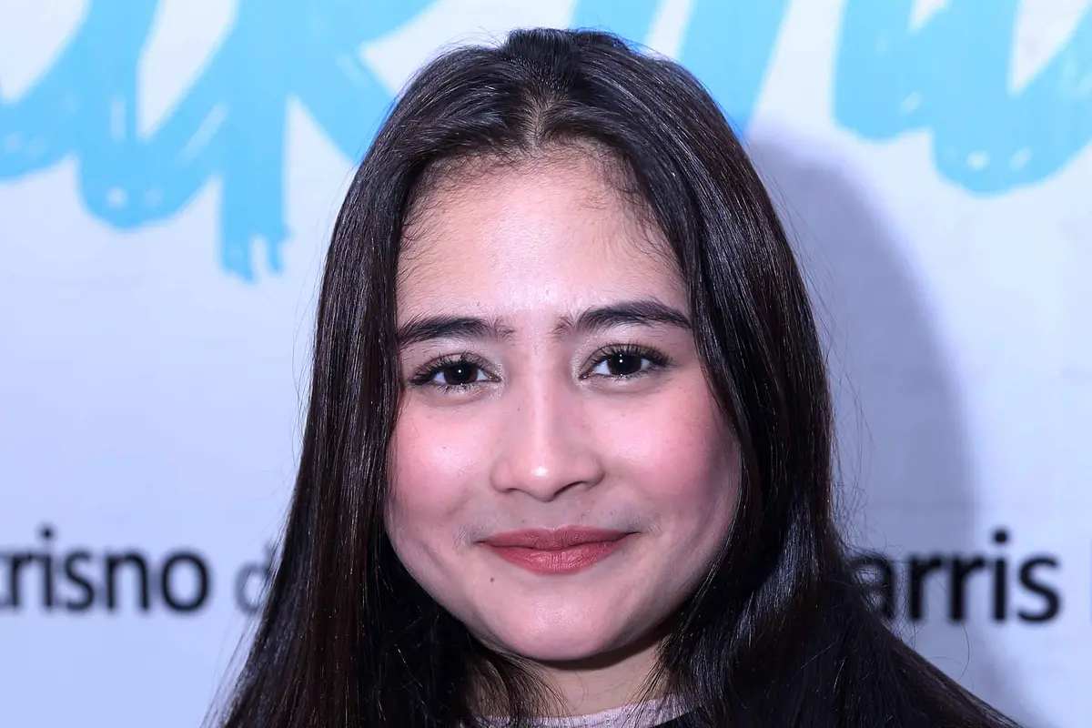 Prilly Latuconsina