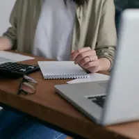 Duduk Lama? Ini 5 Tips Ampuh Mencegah Sakit Punggung | copyright pexels.com/Mikhail Nilov