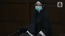 Terdakwa dugaan suap dan tindak pidana pencucian uang terkait kepengurusan fatwa untuk Djoko Tjandra di Mahkamah Agung, Pinangki Sirna Malasari saat menjalani sidang lanjutan di Pengadilan Tipikor Jakarta, Senin (2/11/2020). Sidang mendengar keterangan saksi-saksi. (Liputan6.com/Helmi Fithriansyah)