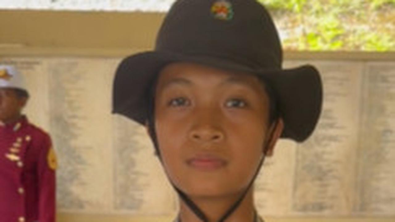 Polisi ini lantas bertanya apa harapan Stefany untuk kedua orangtuanya. <br>