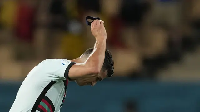 Ronaldo Banting-banting Ban Kapten