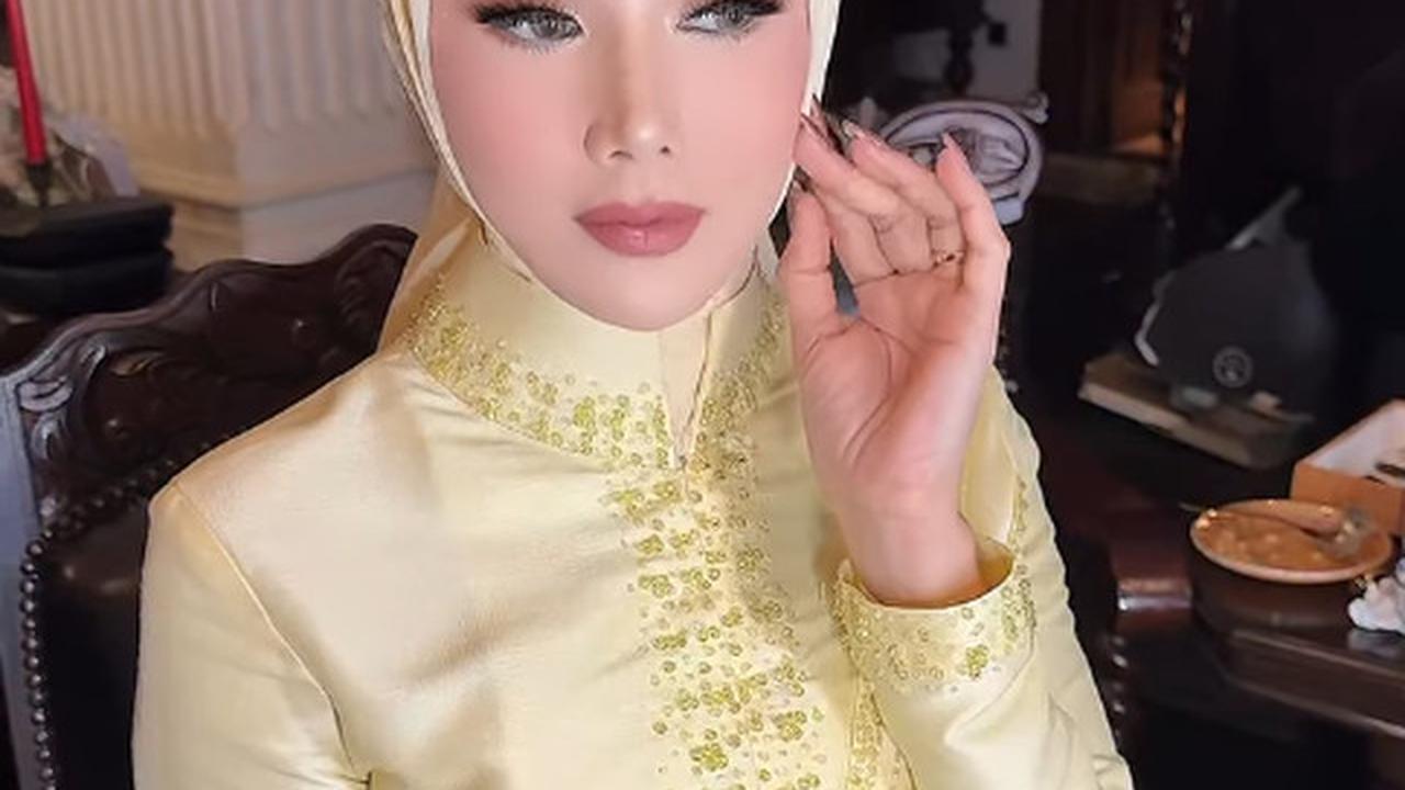 8 Potret Maia Estianty dan Mulan Jameela Pakai Kebaya Kuning di Acara Lamaran El-Syifa