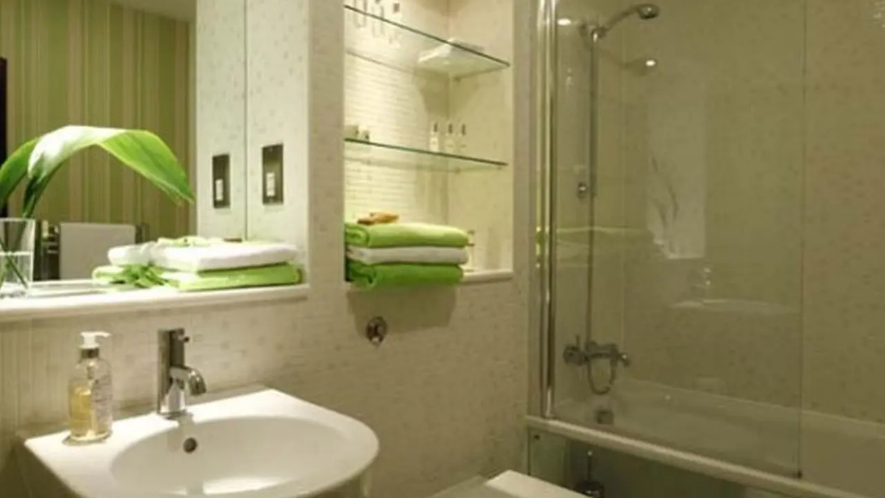 Rumah.com Tips Renovasi Kamar Mandi Sesuai Bujet