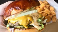 Burger Labor Inducer yang diklaim dapat merangsang proses persalinan (Dok.Instagram/@thesuburbanmn/https://www.instagram.com/p/CGfb78rn6Al/Komarudin)