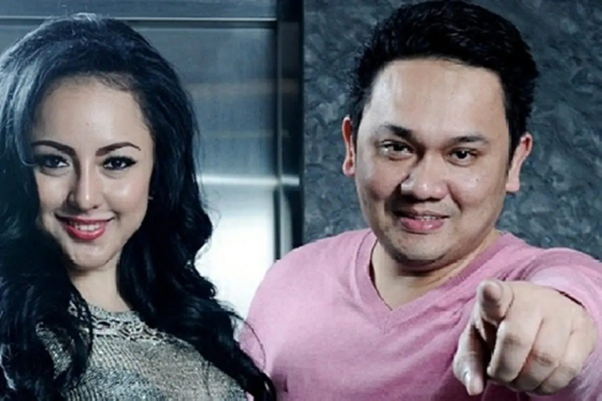 Farhat Abbas dan Regina 