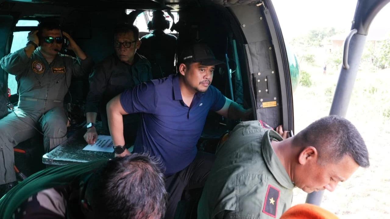 Gubernur Bobby Salurkan Bantuan Pakai Heli, Pastikan Distribusi Logistik ke Wilayah Terisolasi Berjalan Lancar