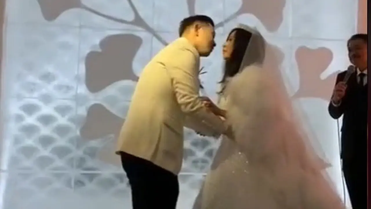 Pengalaman Pengantin Indonesia Gelar Pernikahan di Suhu -12 Derajat Celcius, Kereta Rusa Jadi Kendaraan Pengantin