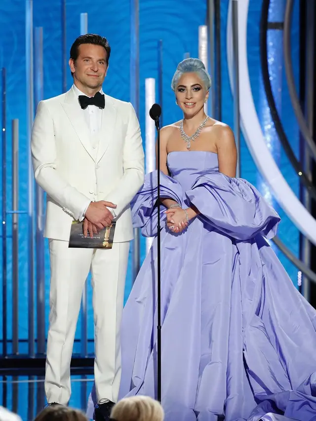 Lady Gaga Diduga Mengandung Anak Bradley Cooper, Ini Momen Kebersamaan Mereka
