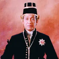 Sri Sultan Hamengku Buwono X dari Yogyakarta mengeluarkan Sabda Raja atau perintah atau titah untuk dipatuhi rakyatnya.