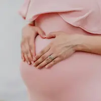 Ilustrasi ibu hamil (Foto: Unsplash/Juan Encalada)