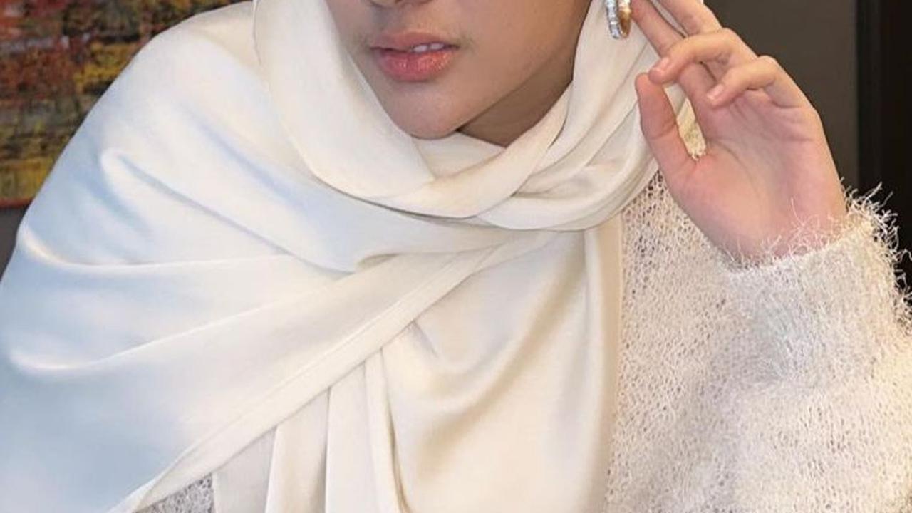 Clara memutuskan jadi muslim tahun 2021. Pada saat itu dirinya sempat bersitegang dengan sang ibu lantaran memutuskan berpindah agama.