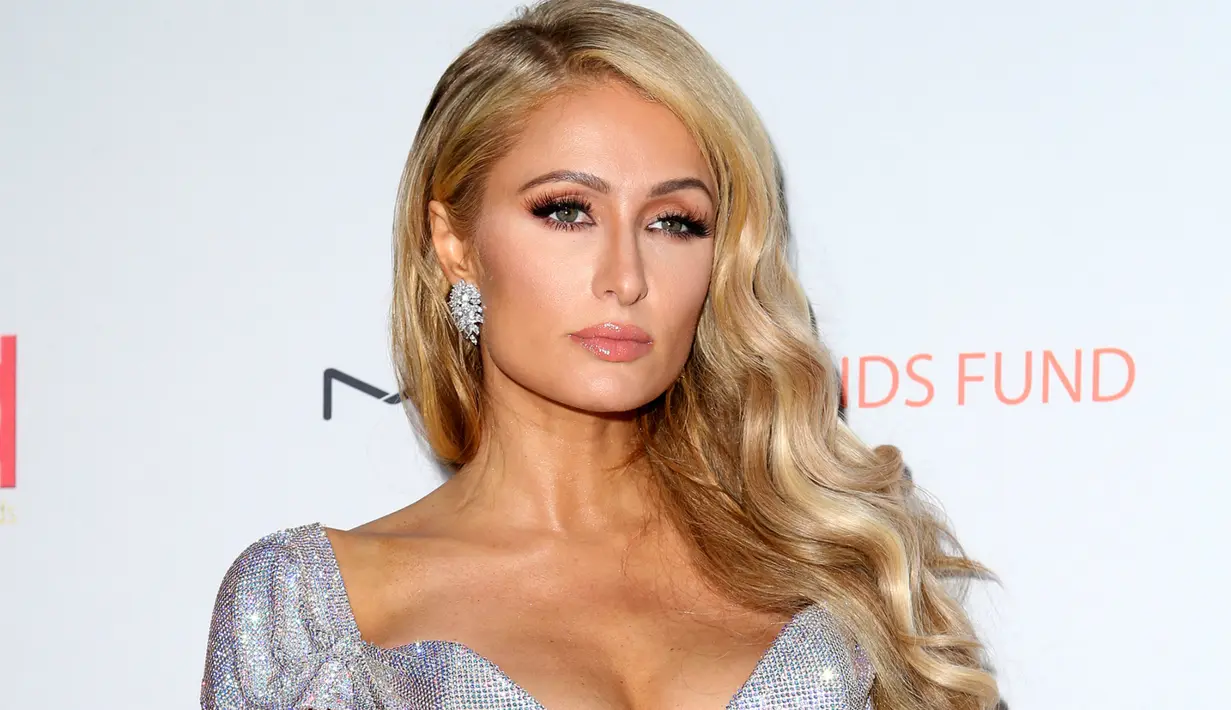 Tak hanya itu, sang wanita pencuri pun meretas iCloud Paris dan mengambil beberapa foto telanjang pada tahun 2014. (StyleCaster)