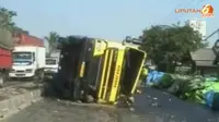 [VIDEO] Truk Trailer Terguling, Lalu Lintas Pantura Subang Macet