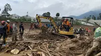 Foto-foto Kondisi Cisarua Bandung Barat Usai Diterjang Longsor, 17 Orang Meninggal
