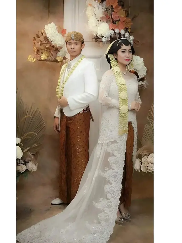 Pengantin Minta Fotonya Diedit, 6 Hasil Buatan Netizen yang Totalitas Ini Bikin Kagum