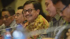 Menteri Agraria dan Tata Ruang, Ferry Mursyidan Baldan saat menghadiri raker mengenai pembicaraan awal pembahasan APBN-P 2015 dan evaluasi pelaksanaan APBN Tahun Anggaran 2014 dengan Komisi II DPR, Jakarta, Kamis (5/2/2015). (Liputan6.com/Andrian M Tunay)