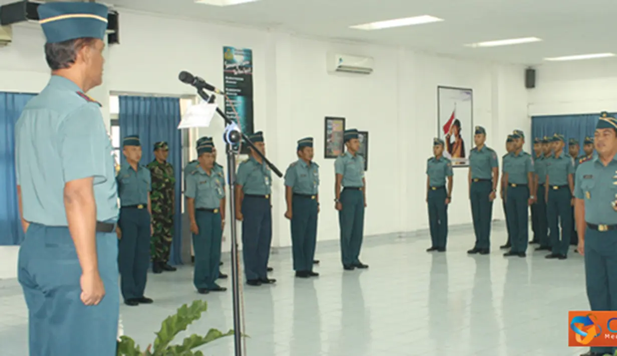 Citizen6, Surabaya: Wadan Kodikopsla Lolonel Laut (P) S. Sandi Asmara menutup Pendidikan Kematraan yang di gelar di Sefung Pusdiklapa Kobangdikal Surabaya di Gedung Betel Geuse, Jumat (24/8). (Pengirim: Penkobangdikal).