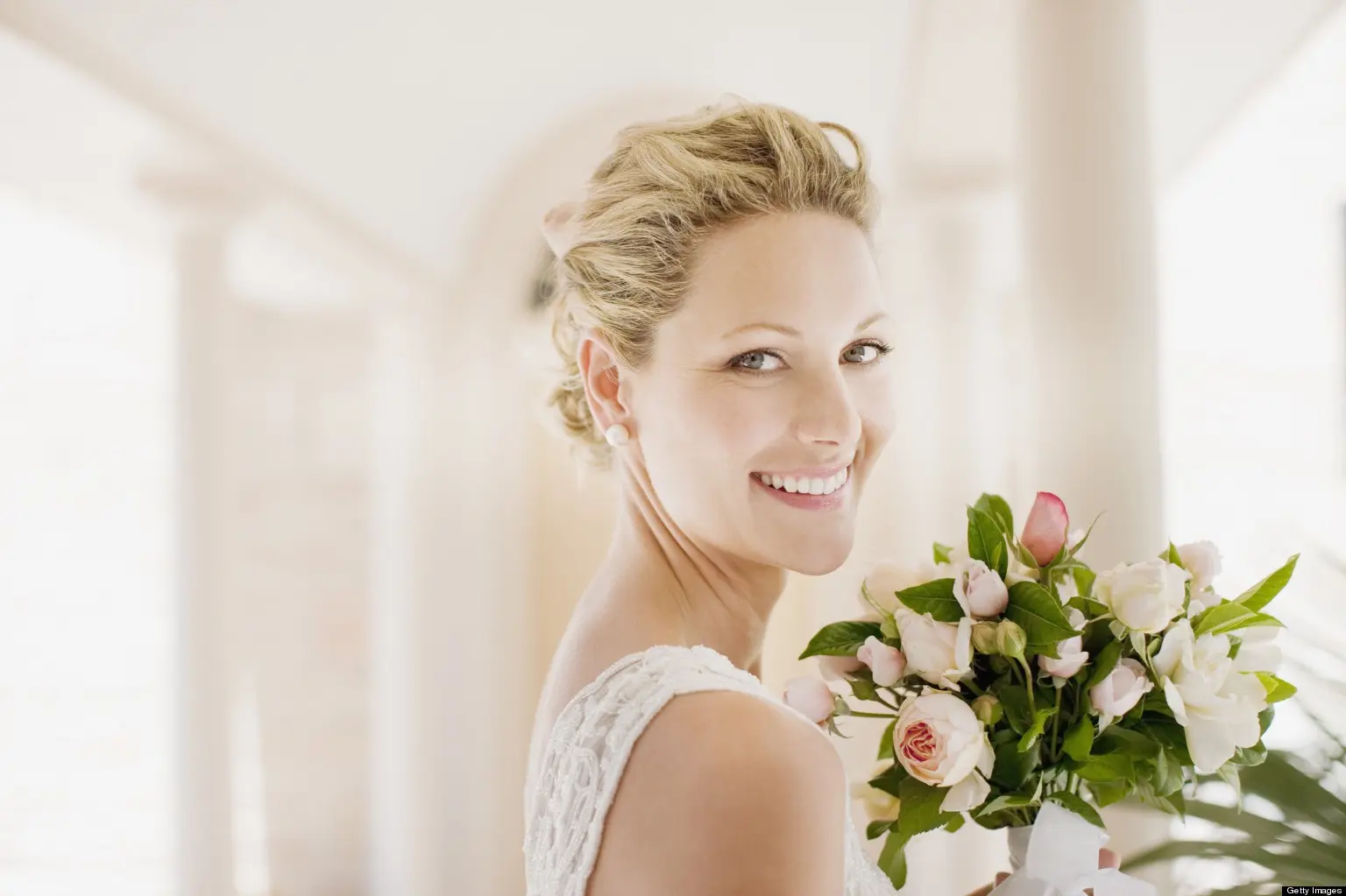 Berikut hal-hal sepele dan tidak penting untuk Anda pikirkan di hari pesta pernikahan berlangsung. (Foto: Bridestory.com)