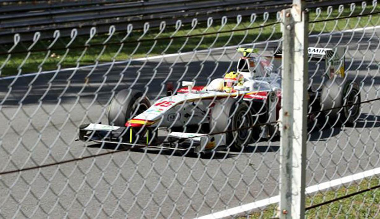 Rio Haryanto terkendala masalah teknis saat turun di Feature Race GP2 Seri Italia di Sirkuit Monza, Italia, Sabtu (5/9/2015) siang waktu setempat. (Bola.com/Reza Khomaini)
