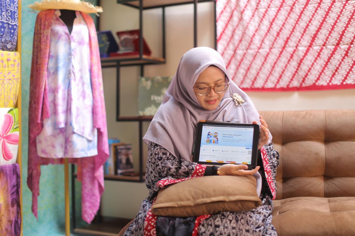 UMKM Binaan BRI 'Findmeera' Sukses Ubah Daster Jadi Fashion Elegan