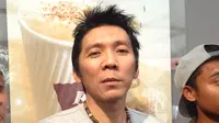 Bimbim Slank Kerepotan Bantu Kerjakan PR Anak