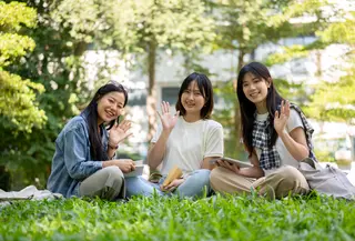 Green Living Starter Pack: Langkah Kecil, Dampak Besar untuk Bumi./Copyright depositphotos.com/bongkarngraphic