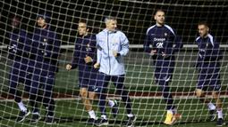 Sesi latihan ini bagian dari persiapan tim untuk pertandingan kualifikasi UEFA Nations League Grup 2 melawan Israel dan Italia. (FRANCK FIFE/AFP)