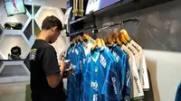 BRI Liga 1: Bobotoh Serbu Persib Store, Borong Jersey Baru Musim Depan