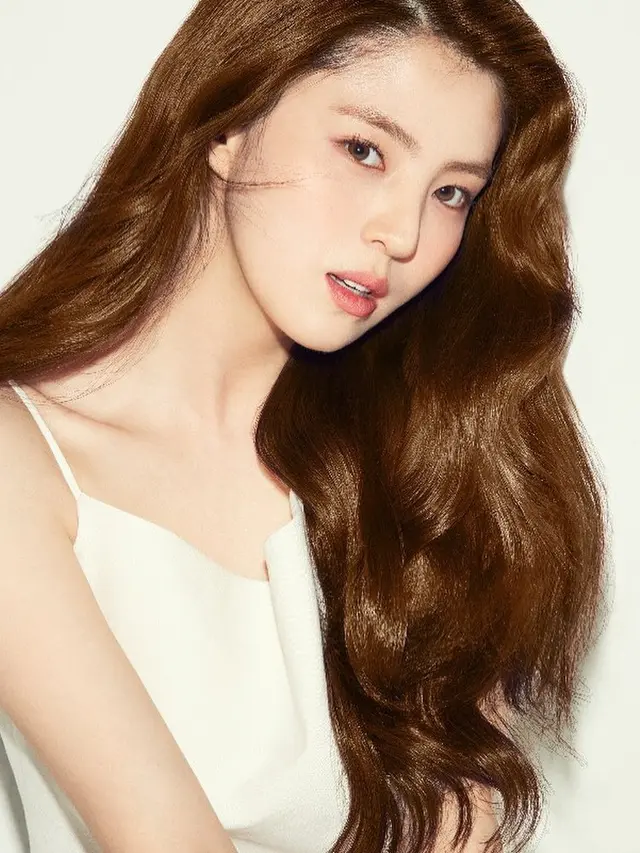 Han So Hee (Instagram/ xeesoxee untuk Loreal Paris)