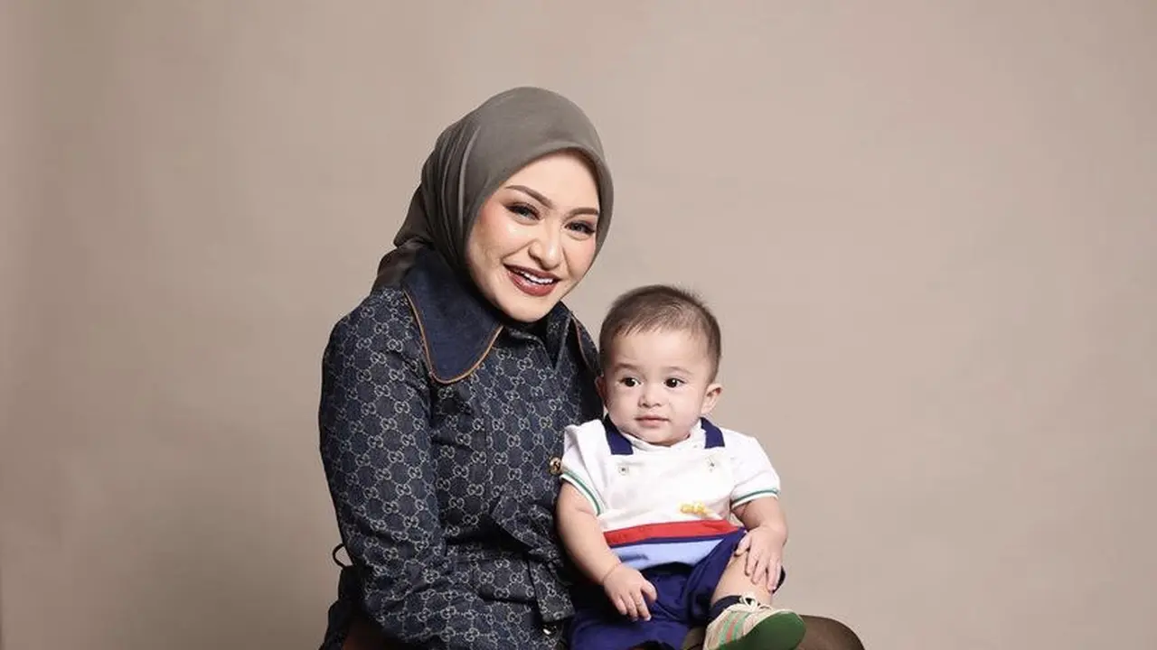 Nathalie Holscher Unggah Potret Bersama Si Kecil