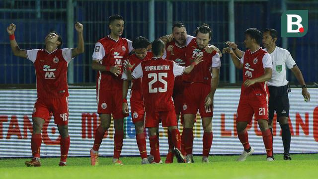 FOTO: Comeback Dramatis, Persija Singkirkan Bhayangkara Solo FC dan Lolos ke Perempatfinal sebagai Juara Grup B - Tim Persija Jakarta; Marc Klok