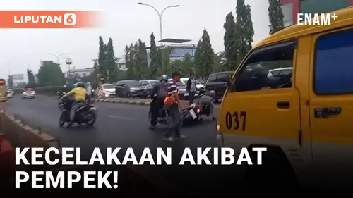 VIDEO: Gegara Pempek, 5 Pengendara Motor Jatuh di Jembatan Ampera
